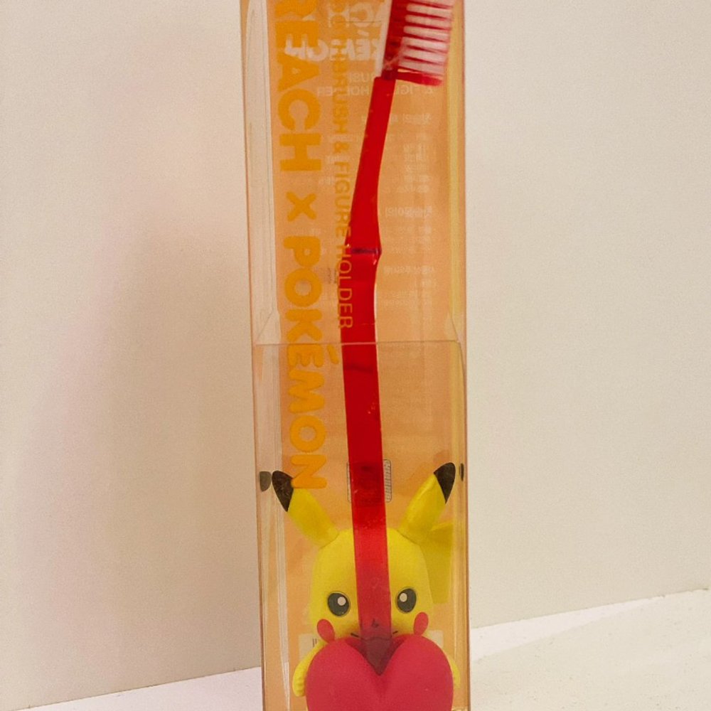 Pokémon Pikachu Toothbrush with Heart!  New In Box